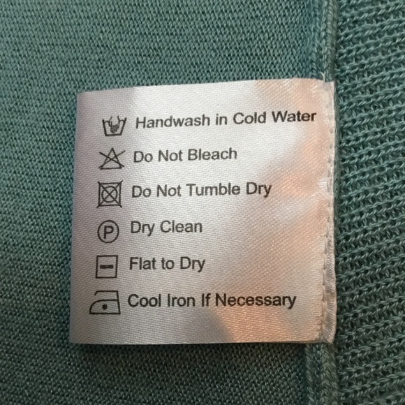 Madison de Papillon sweater top. - Picture 4 of 5